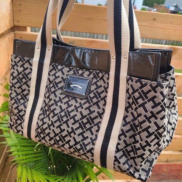 Tommy Hilfiger Handbags - Vintage Tommy Hilfiger Monogram purse